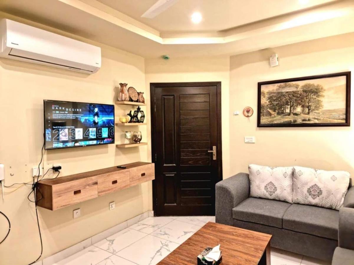 Comfortable & Lovely 1 Bed Apt In Bahria Town Rawalpindi Exteriör bild