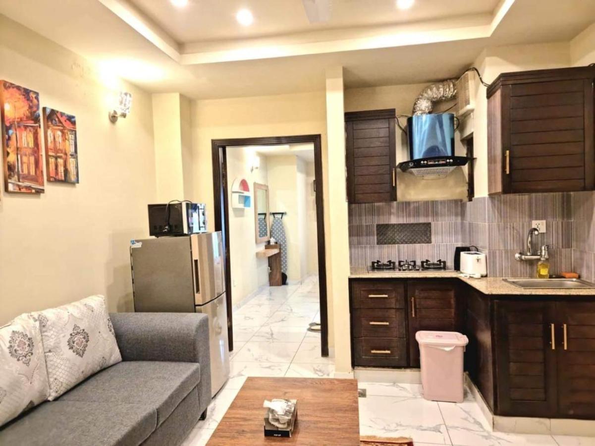 Comfortable & Lovely 1 Bed Apt In Bahria Town Rawalpindi Exteriör bild